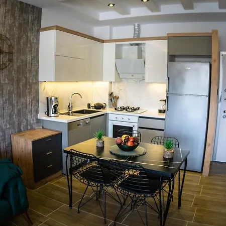 Luxuriose 1br! Netflix & Kuche - 5 Minuten Vom Strand Daire Kuşadası