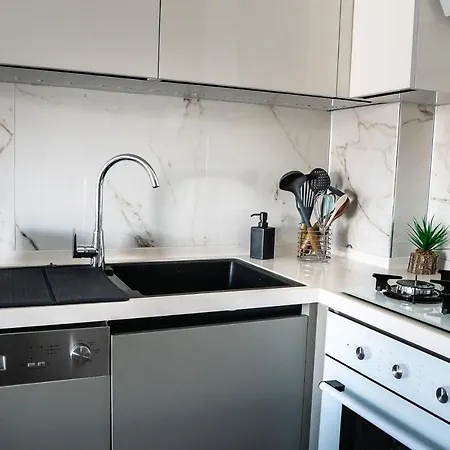 Luxuriose 1br! Netflix & Kuche - 5 Minuten Vom Strand Kuşadası